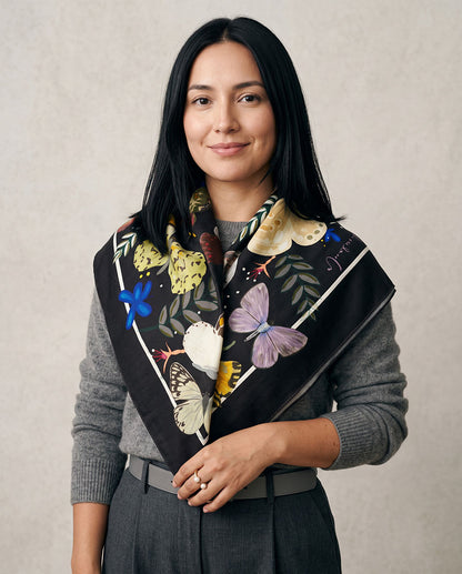 Pañuelo de Lana y Seda Mariposas de Chile · 90 cm