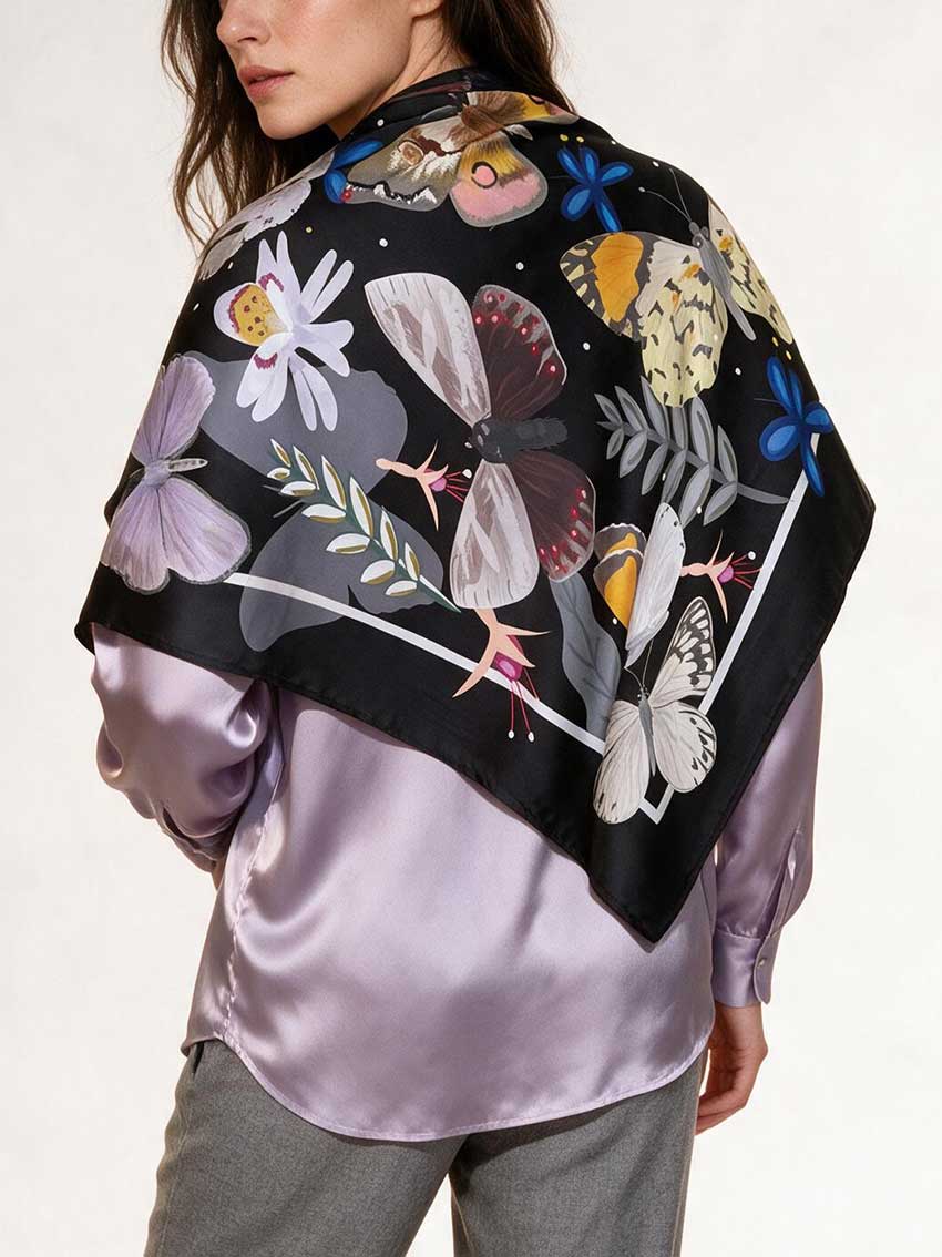 Maxi Pañuelo Satín Sueño de Mariposas 130x130 cm | Vuelvo al Sur