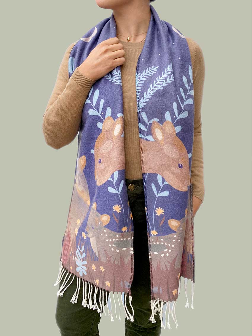 Scarf with Alpaca Pudúes at Night